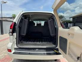 A picture of TOYOTA PRADO
