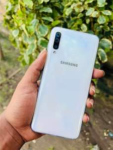 A picture of Samsung a70