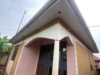 A picture of House for at 43m. With 2bedrooms sitting room dinning room.
