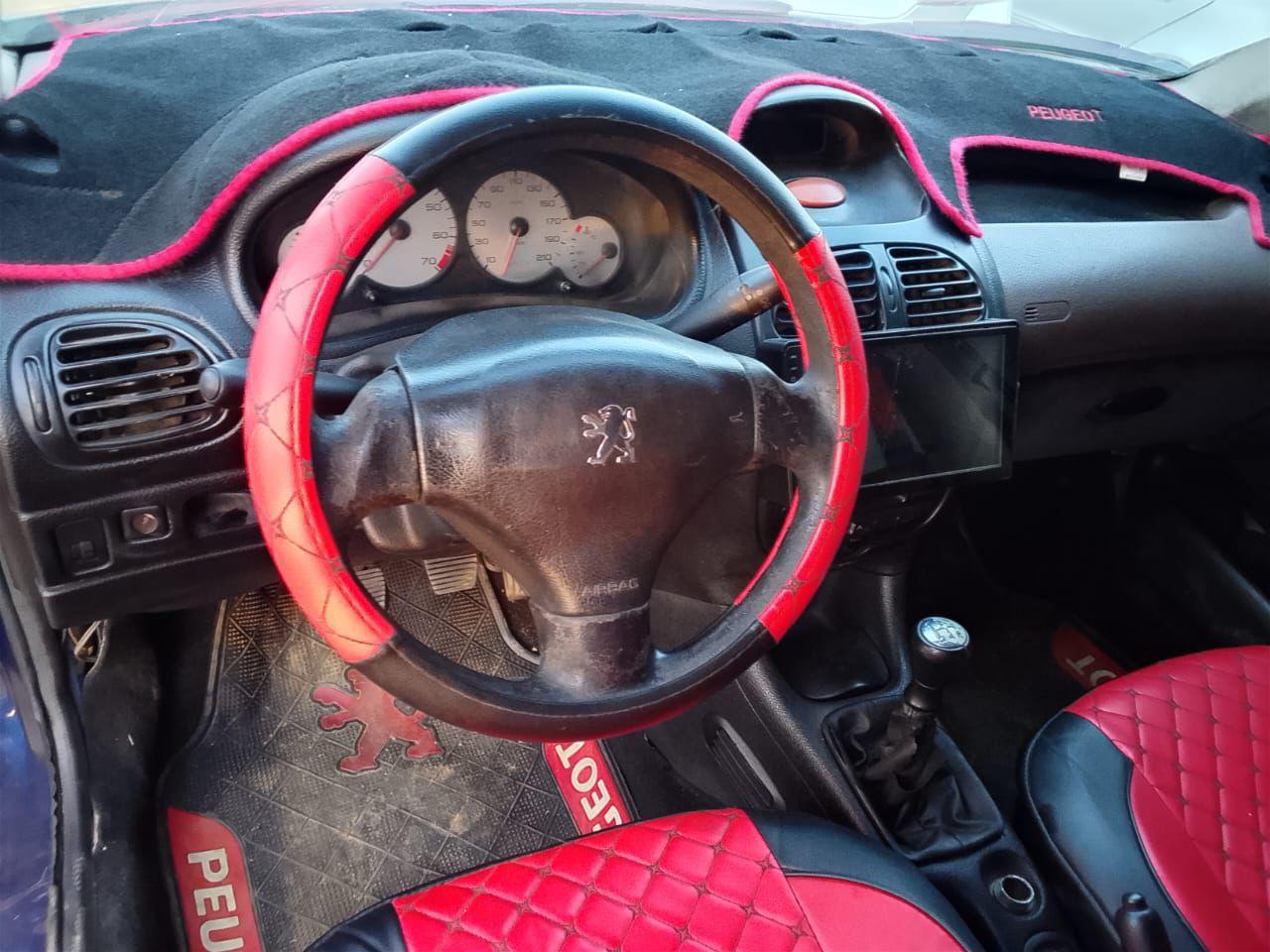 A picture of 2006 Peugeot 206