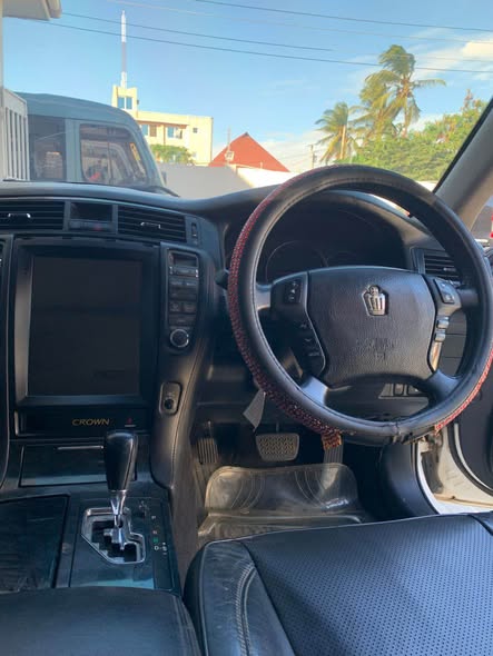 A picture of Toyota Crown 2006