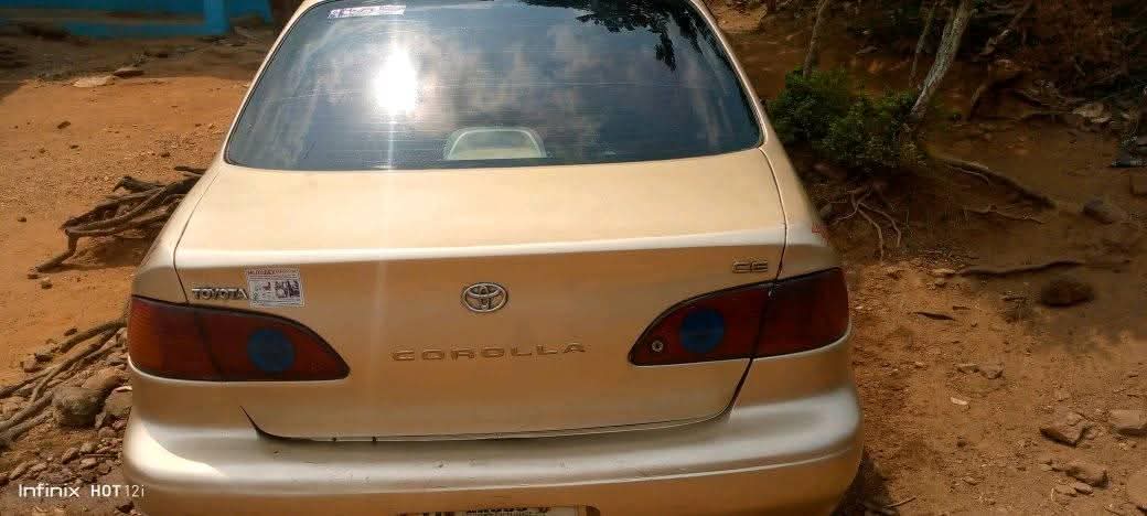 A picture of 2002 Toyota corolla
