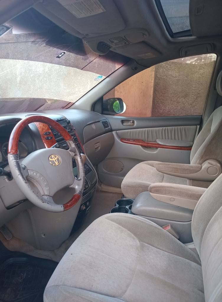 A picture of Toyota Sienna XLE