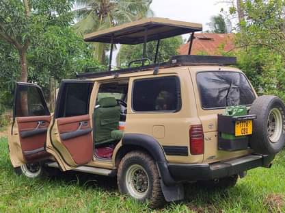 A picture of Land cruiser 80 series