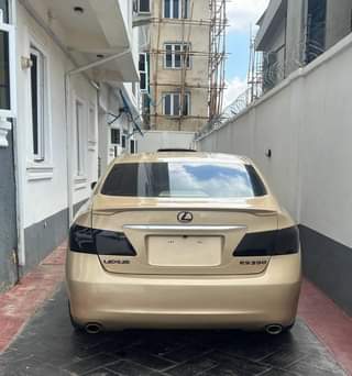 A picture of 2009 LEXUS ES350