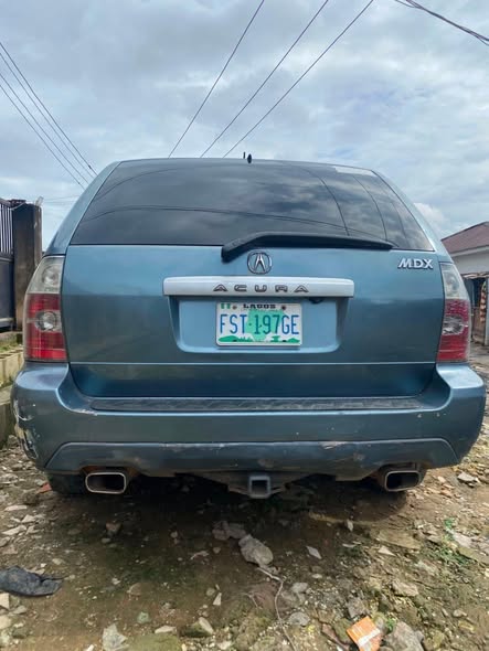 A picture of Acura MDX 20006
