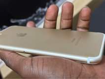 A picture of I phone 7 plus Gb 128 Bh 100 Clean haina