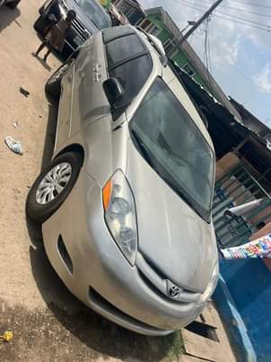 A picture of Toyota Sienna 2006 Nigerian used very clean 090 67232558