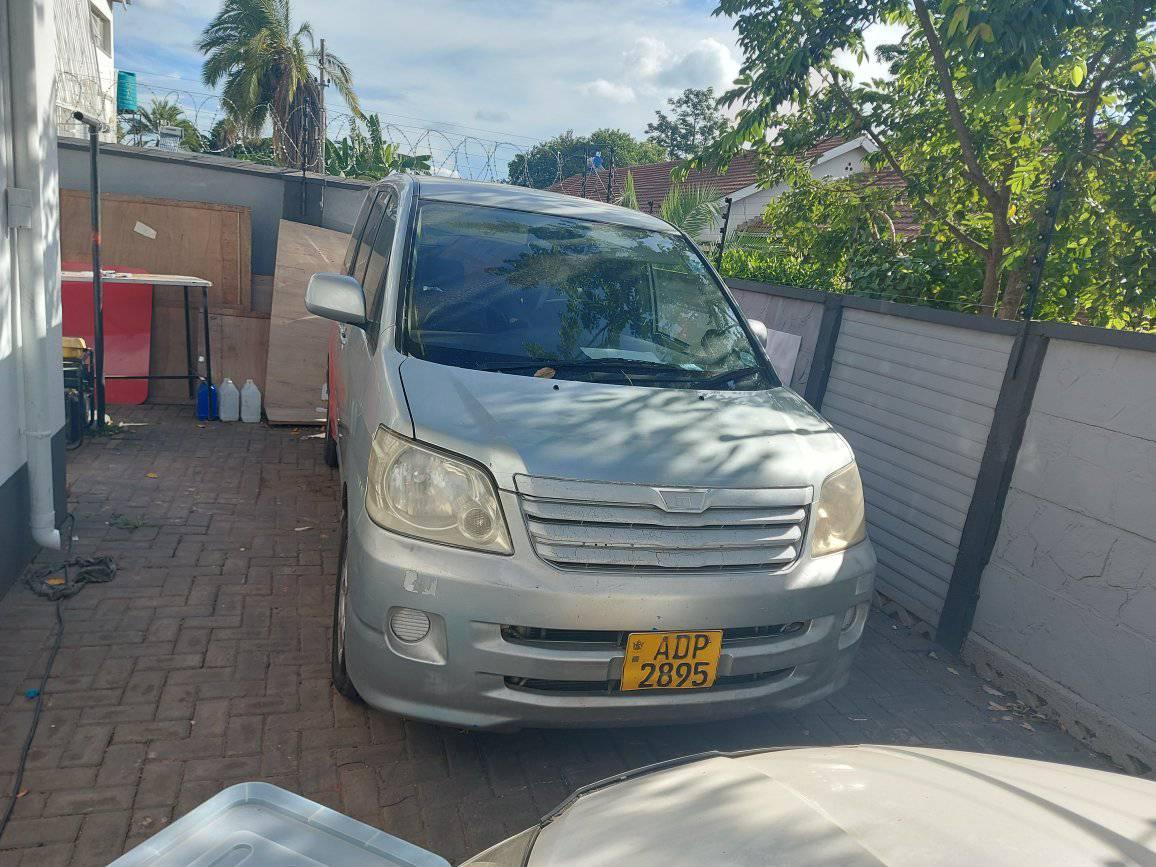 used toyota noah