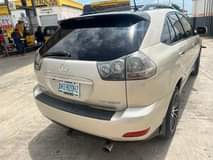 A picture of Lexus rx330