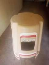 A picture of Stool meza plastic