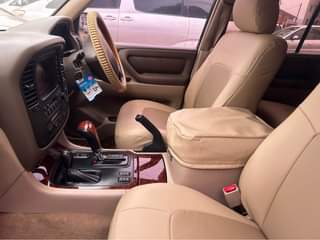 A picture of Toyota Land Cruiser V8