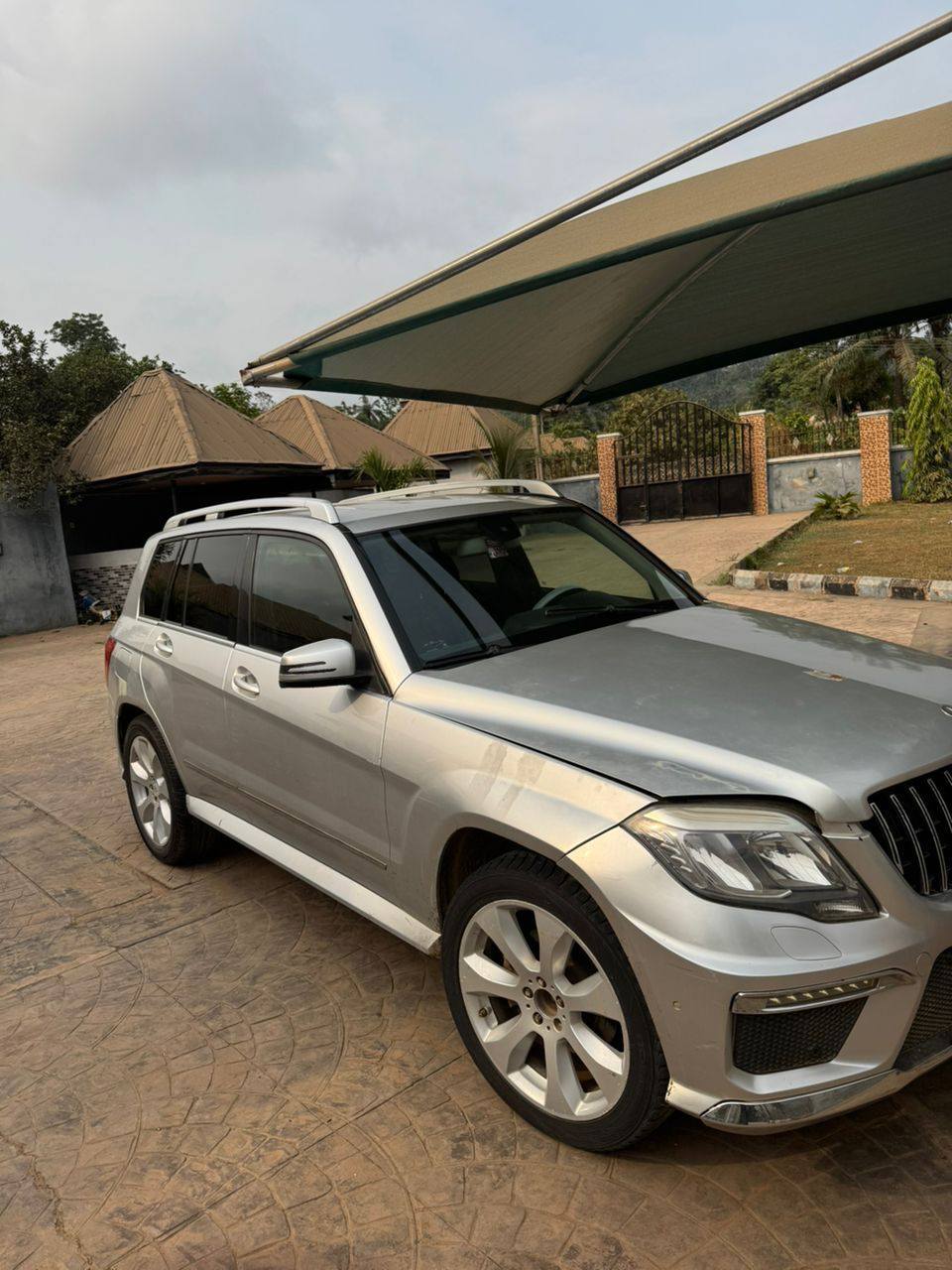 A picture of 2011 GLK 350