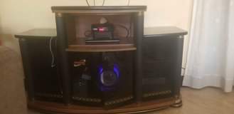 A picture of Tv showe case