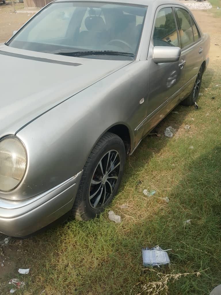 A picture of Mercedes Benz