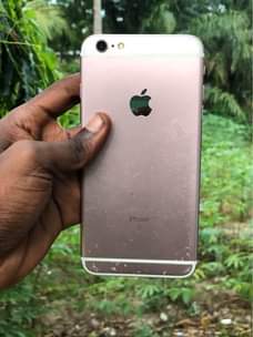A picture of nina iphone 6s gb 64 naongeza na 300k nataka iphone