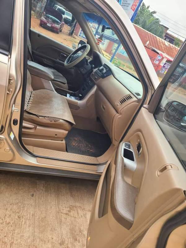 A picture of Highly Maintained 2006 Honda Pilot first body virgin engine gear