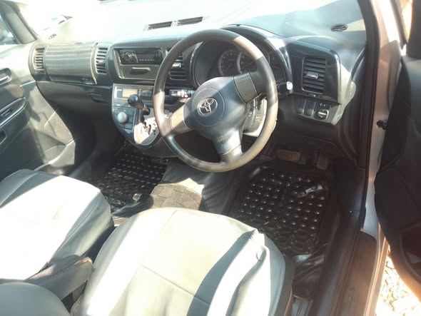 A picture of Toyota wish