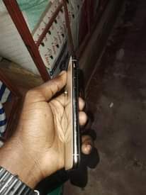 A picture of Iphone xs gb 256 no face no tt ipo clean