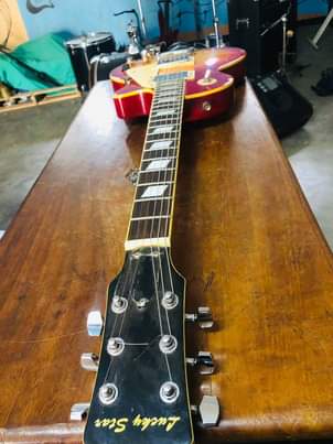 A picture of Guitar