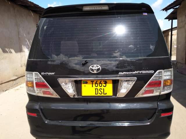 A picture of TOYOTA ALPHARD 0672847429 WhatsApp