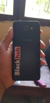 A picture of Samsung j6