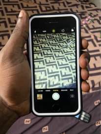A picture of iPhone 7plain