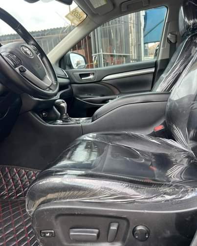 A picture of 2018 TOYOTA HIGHLANDER XLE