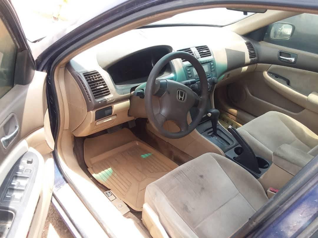 A picture of Honda Accord EOD 05 model