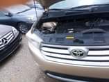 A picture of Foreign Used Toyota Highlander 2011 2012 model Accident free Mint