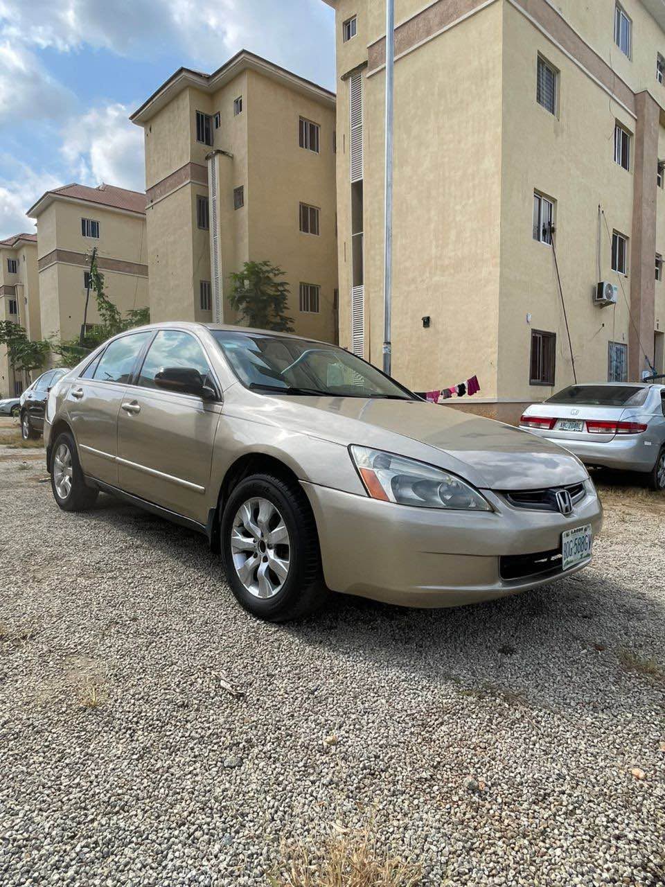 A picture of 2005 honda accord