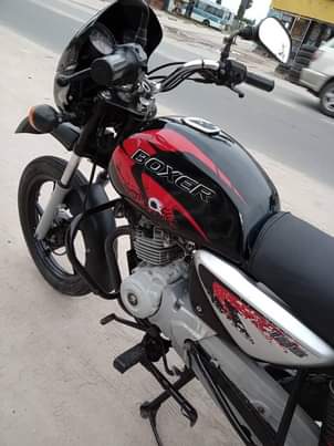 A picture of PIKIPIKI BOXER CC 125 GIA 5 INAUZWA