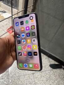 A picture of iphone XSmax