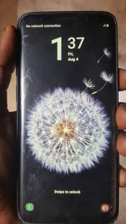A picture of Samsung S9 plus cracked at 190k last call 0706721621 64GB