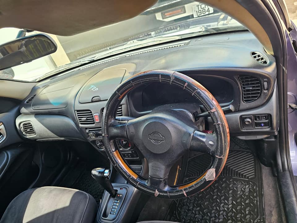 nissan almera