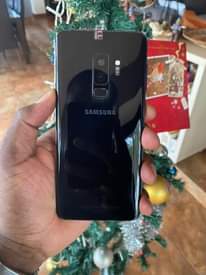 A picture of Kim phones gadgets