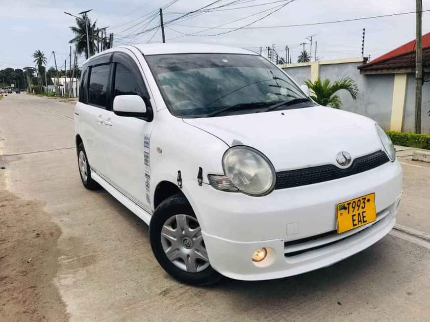 toyota sienta