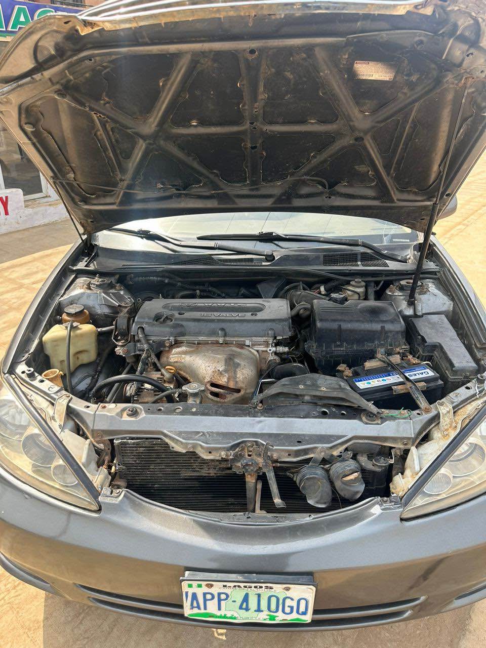 A picture of Toyota Camry 05