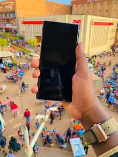 A picture of Samsung note 9