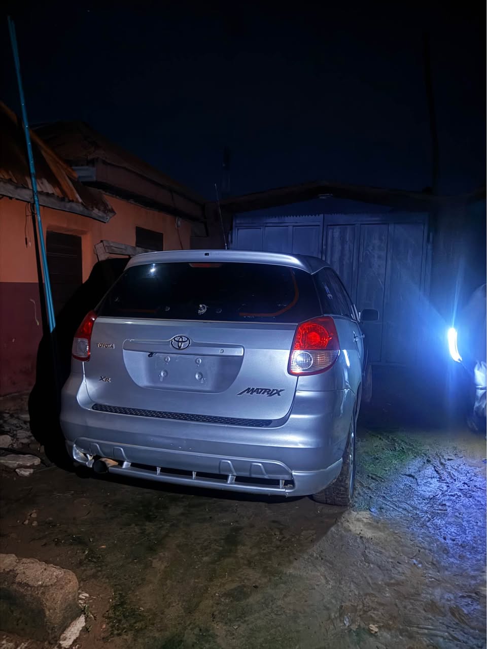 A picture of Toyota matrix 2006