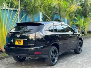 A picture of Toyota Harrier