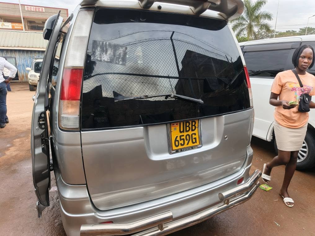 A picture of Toyota Noah for sell