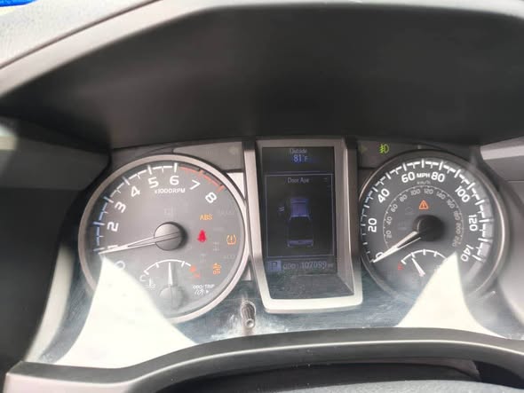 A picture of 2018 TOYOTA TACOMA