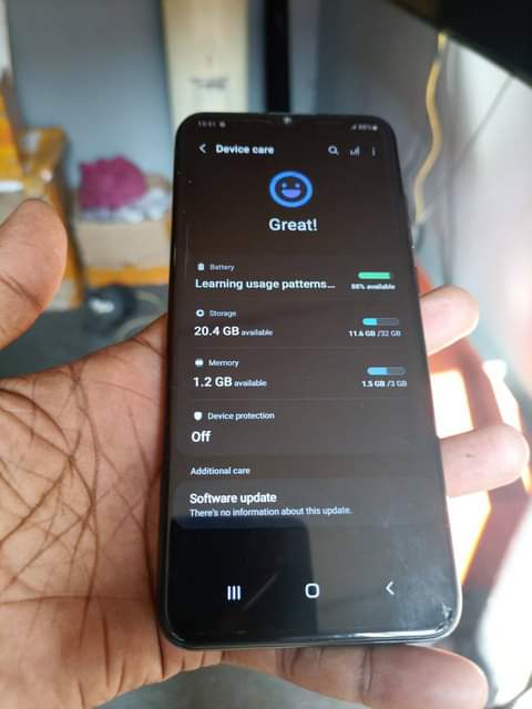 A picture of Samsung A04e