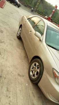 A picture of 2004 Toyota Camry LE