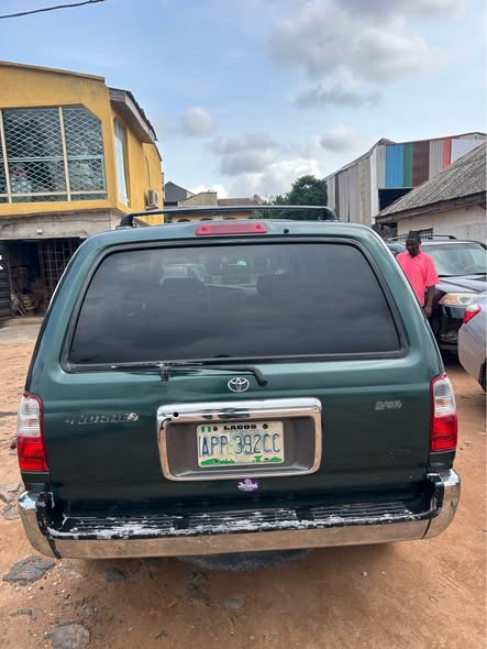 A picture of Toyota 4 Runner 2002