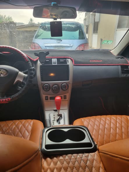 A picture of TOYOTA COROLLA