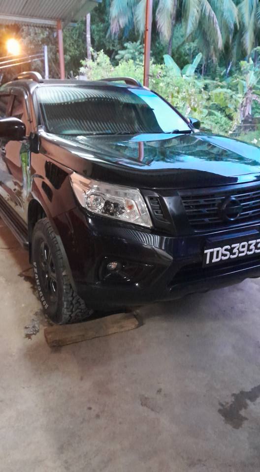 nissan np300