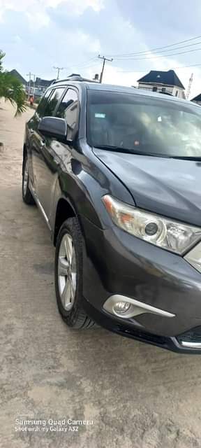 A picture of 2013 TOYOTA HIGHLANDER FOR SALE Belgium Grade Engine very silent