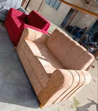 A picture of Sofa mpya za kisasa 160000 usafiri juu yangu ndani ya